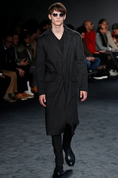 Look 17